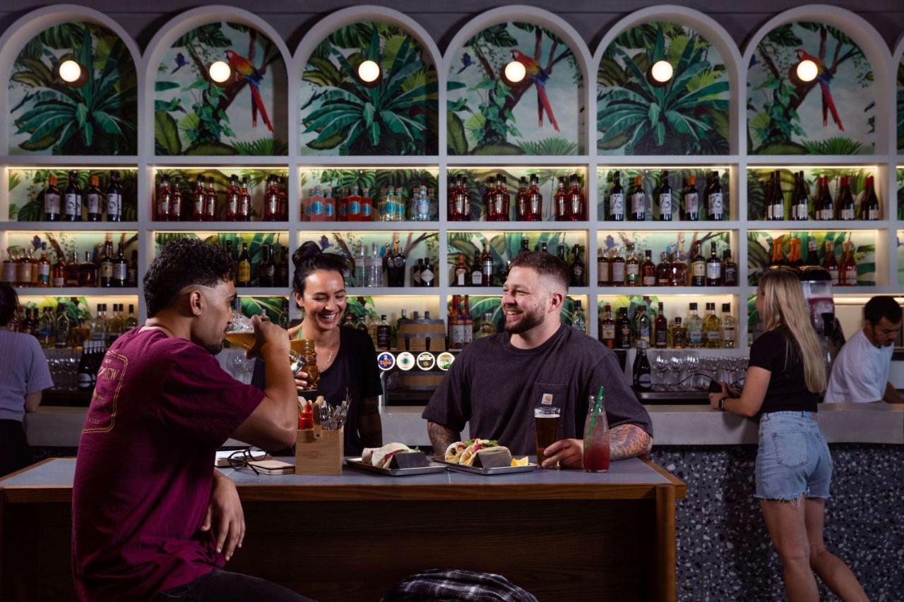 Lylo Auckland Hotel Exterior foto The bar at the 2019 edition of the festival